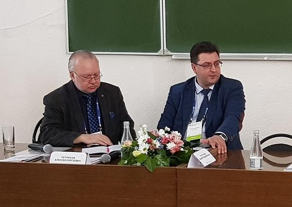 Председатели секции &laquo;Осложнения хронических заболеваний вен&raquo;: Иванов Е.В. (Тюмень) и Петриков А.С. (Барнаул)
