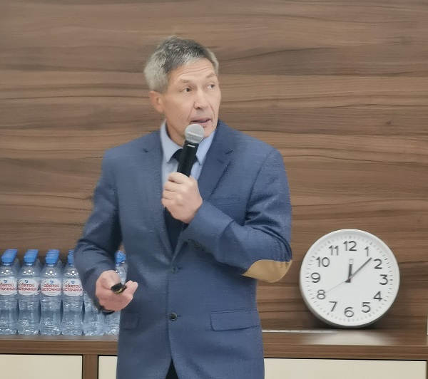 Докладывает д.м.н. Сапелкин Сергей Викторович (Москва)