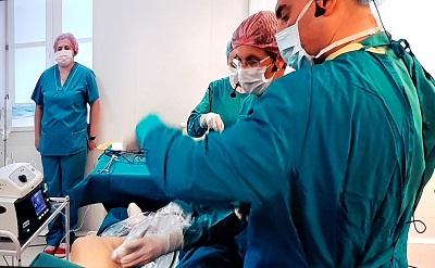Erika Mendoza проводит РЧА – CHIVA в бассейне большой подкожной вены