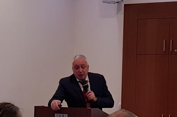 Докладывает профессор Богачев В.Ю. (Москва)