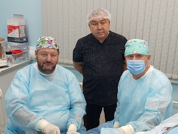 Хангаев Андрей Афанасьевич в операционной «Центра Инновационной Флебологии»