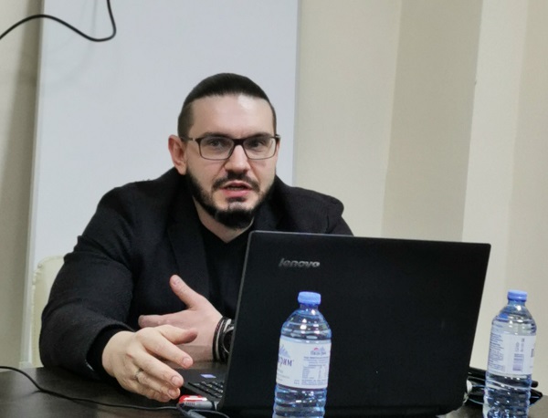 Докладывает хирург-флеболог, к.м.н. Кирилл Викторович Лобастов