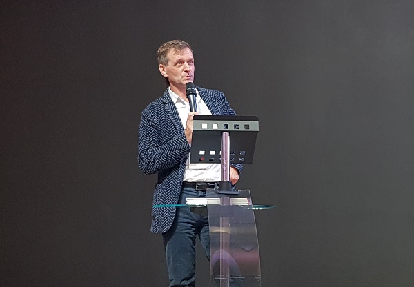 «Венозный тромбоз 2020: что нового для хирургической практики» - докладывает Золотухин (г. Москва)