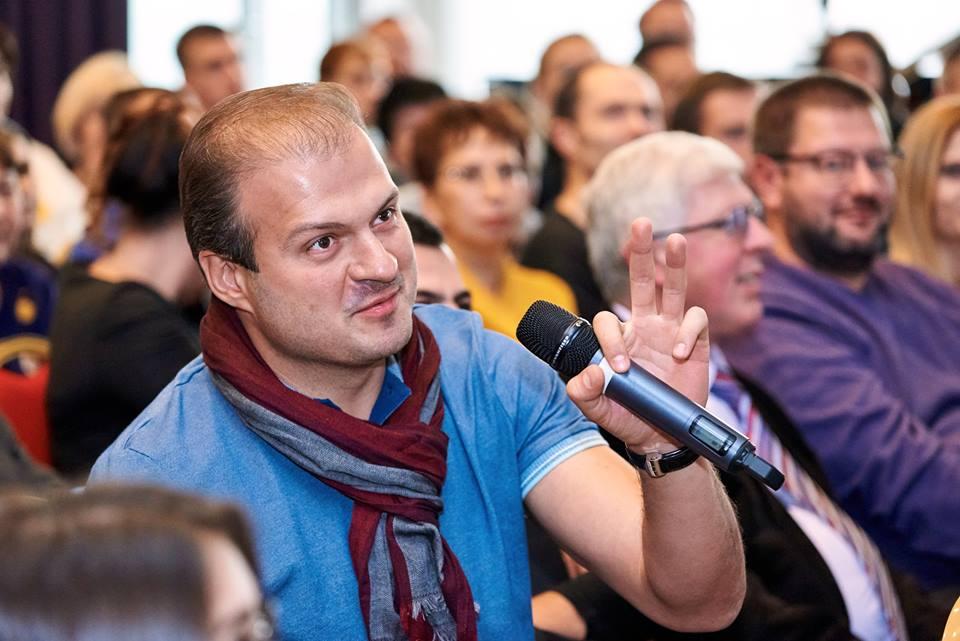 Руководитель «ЦИФ», к.м.н. Соломахин А.Е. задает вопрос