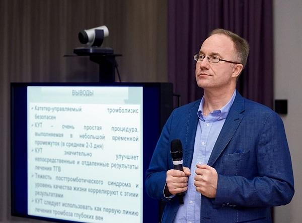 Докладывает сосудистый хирург Сонькин И.Н. (Санкт-Петербург)