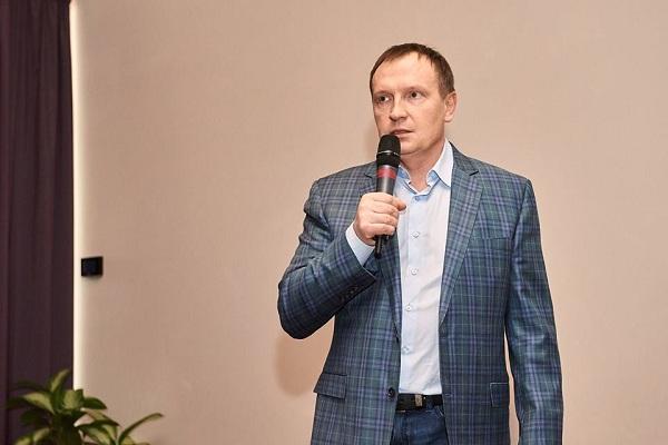 Докладывает профессор, д.м.н. Баринов В.Е.