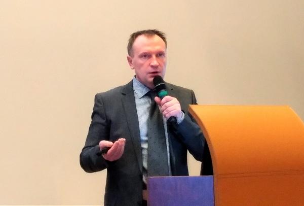 Докладывает профессор, д.м.н. Баринов В.Е. (Москва)